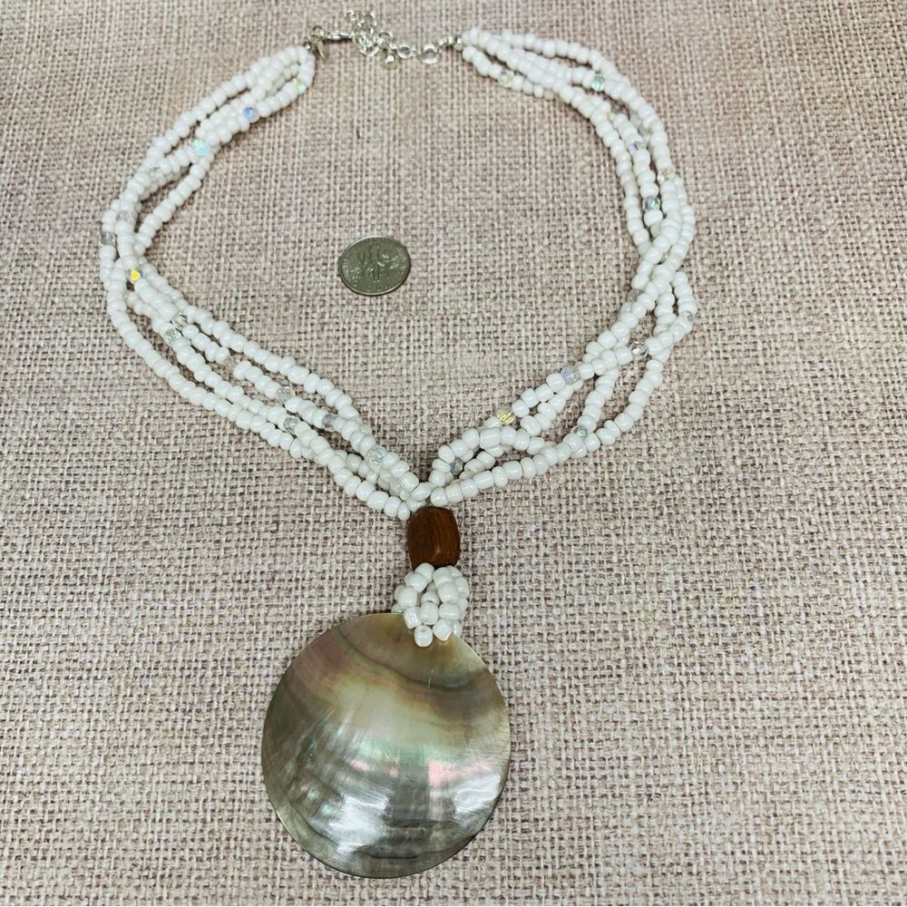 Avon Beaded Shell Necklace‎